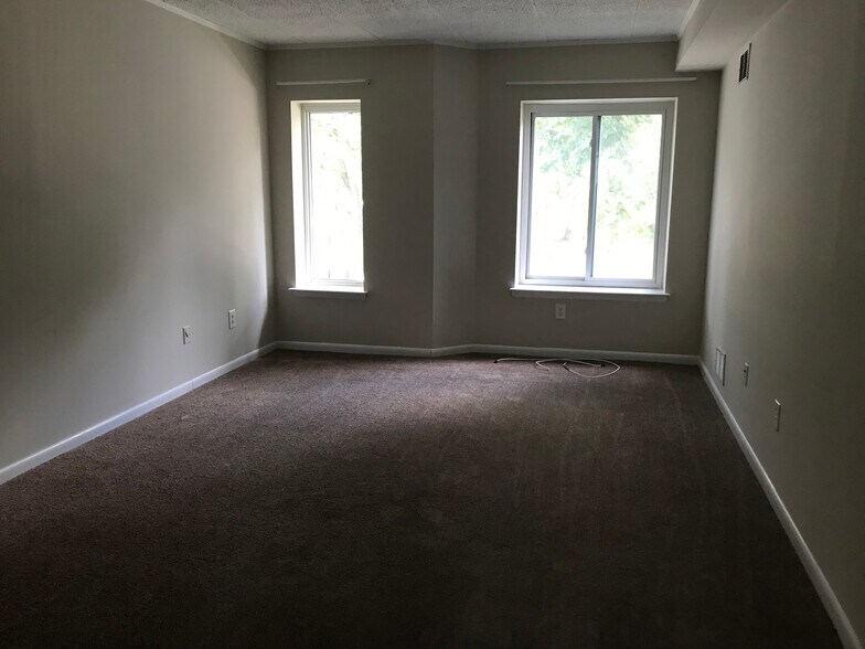 Master bedroom - 127 Leedom Way