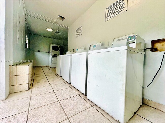 Building Photo - 505 NW 177th St