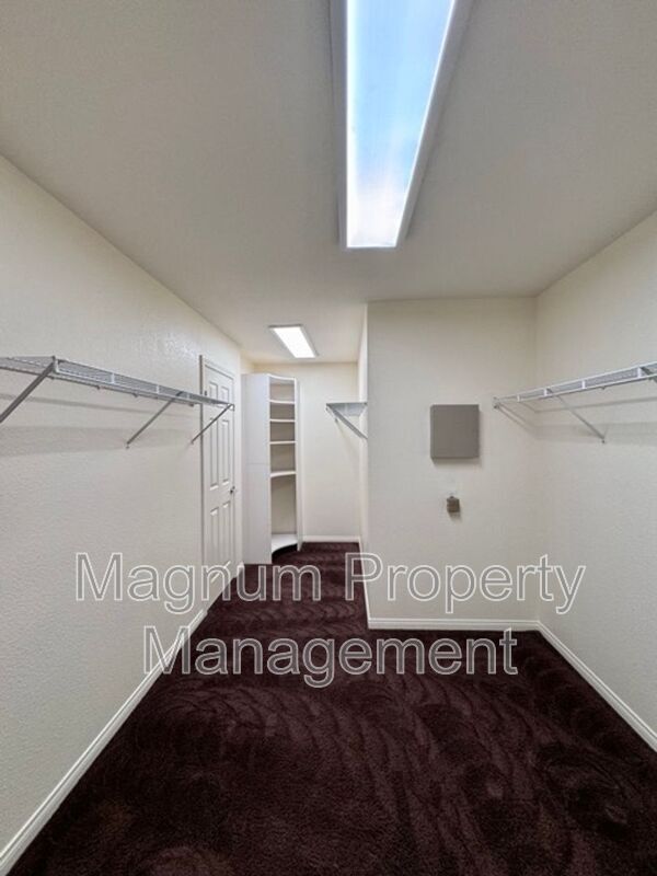 Building Photo - 45632 Corte Royal