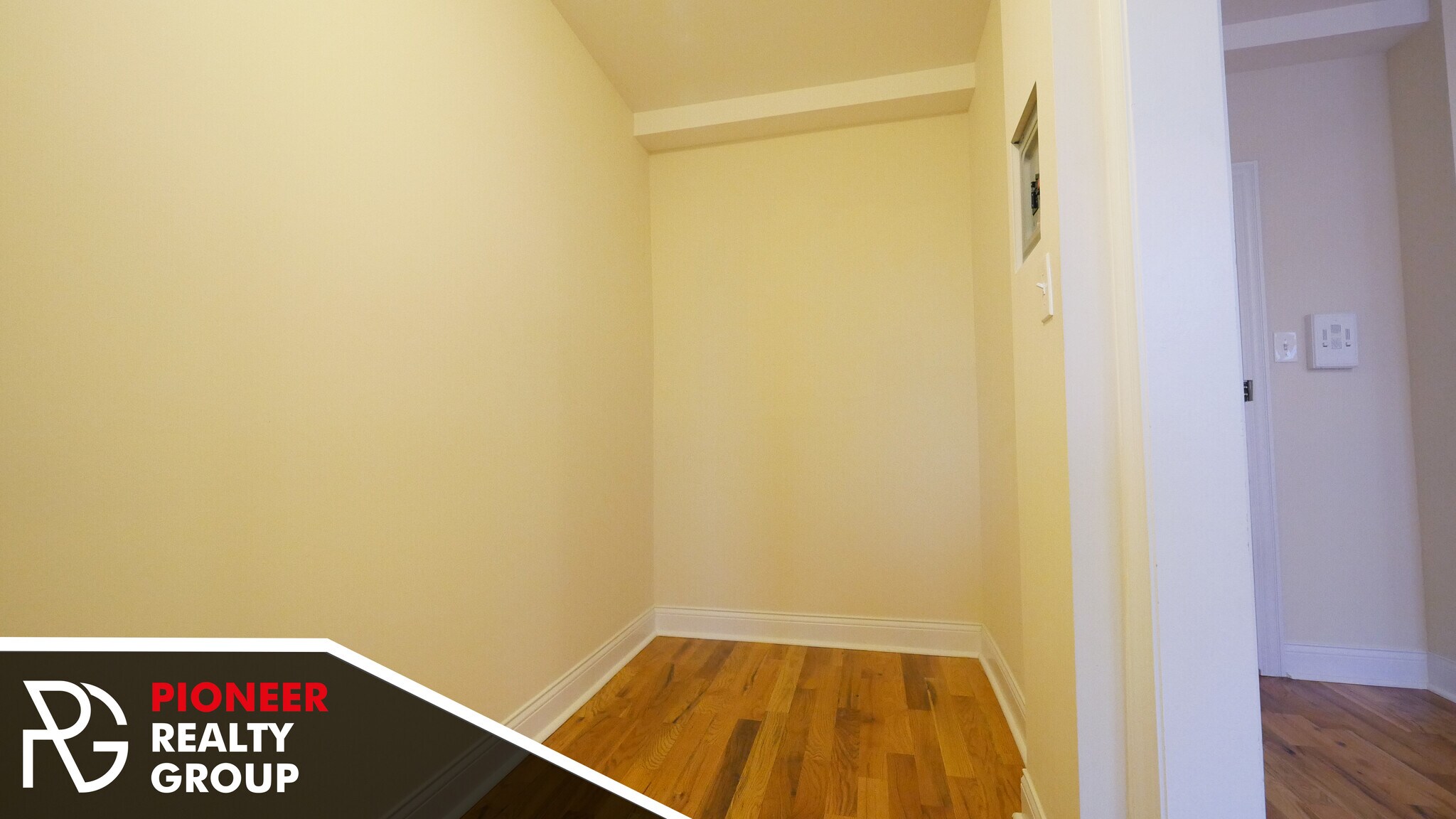 Building Photo - 818 W Diversey Pky