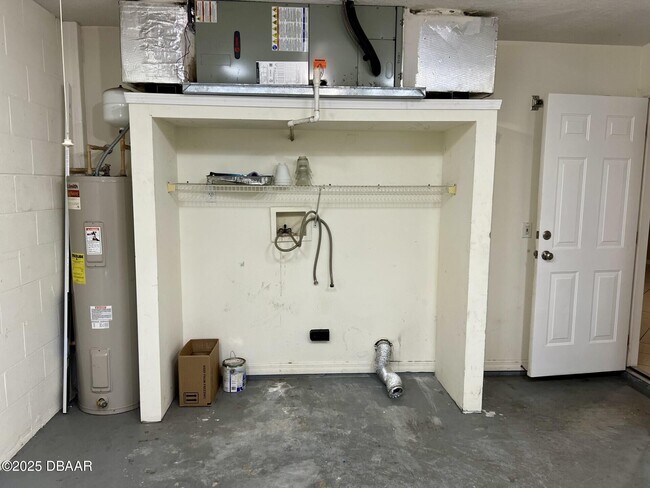 Building Photo - 21 Wellwood Ln