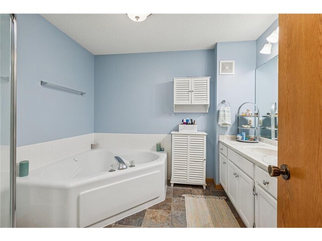 Building Photo - 8829 Branson Dr