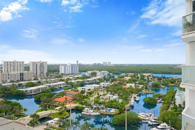 Building Photo - 16445 Collins Ave