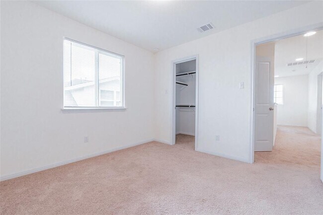Building Photo - 217 Bent Creek Dr