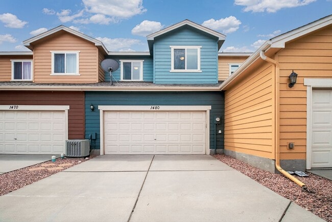 Building Photo - *Charming Gold Hill Mesa Townhome – 2 Bed ...