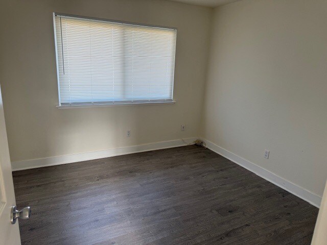 Building Photo - 23056 Lanark St