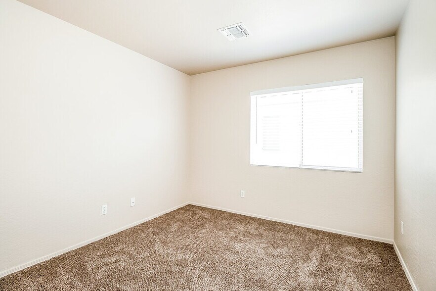 Building Photo - 4090 E Silverbell Rd