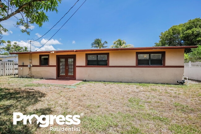 Building Photo - 770 NE 50th Ct