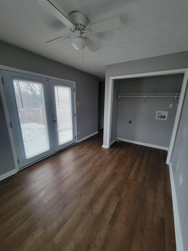 Building Photo - 1775 Harrodsburg Rd