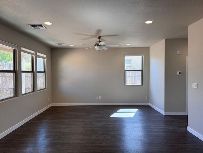 Building Photo - 7274 Vista Serena Loop