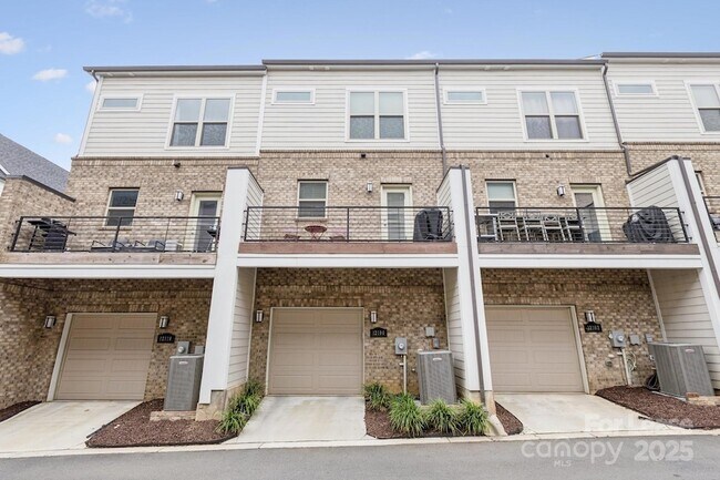 Building Photo - 12106 Brooklyn Ave