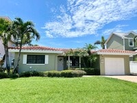 Building Photo - 724 Sunset Cove
