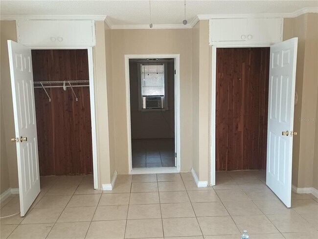 Building Photo - 110 W Orange Ave