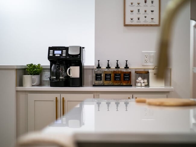 Building Photo - 4155 Ascot Ln