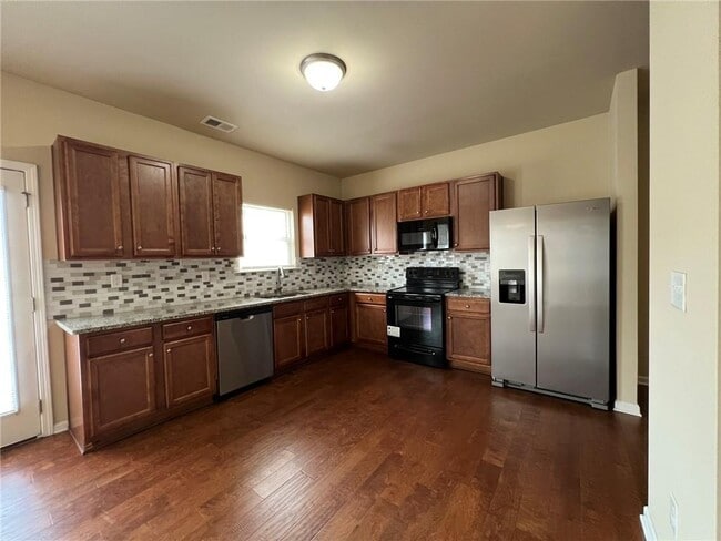 Building Photo - 3220 Blue Springs Trace