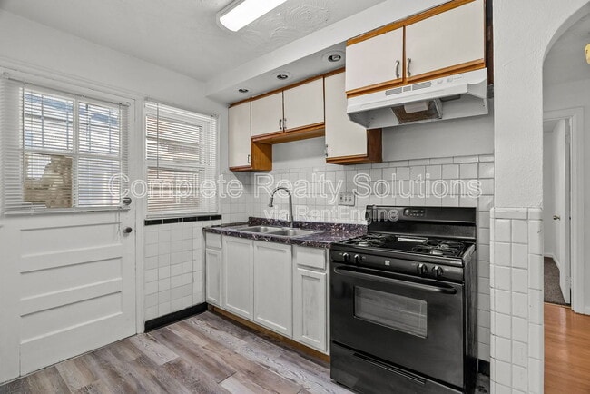 Building Photo - 6605 Barken Ave
