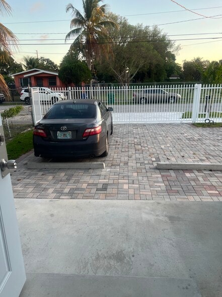 Building Photo - 2331 NW 64th St