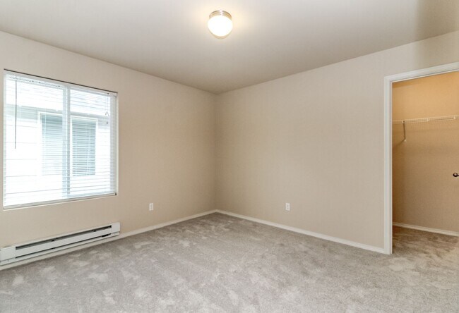 Building Photo - 1360 Sinclair Dr