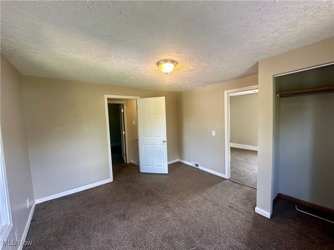 Building Photo - 728 McKinley Ave