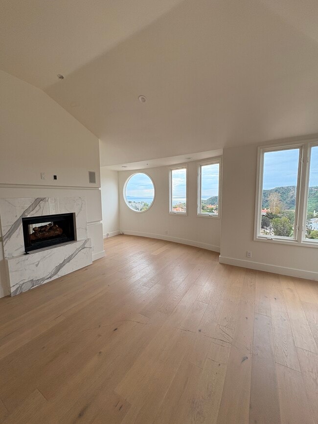 Building Photo - 16656 Cll Arbolada