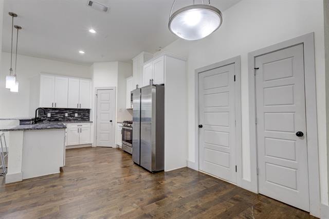 Building Photo - 6043 Rivendell Dr