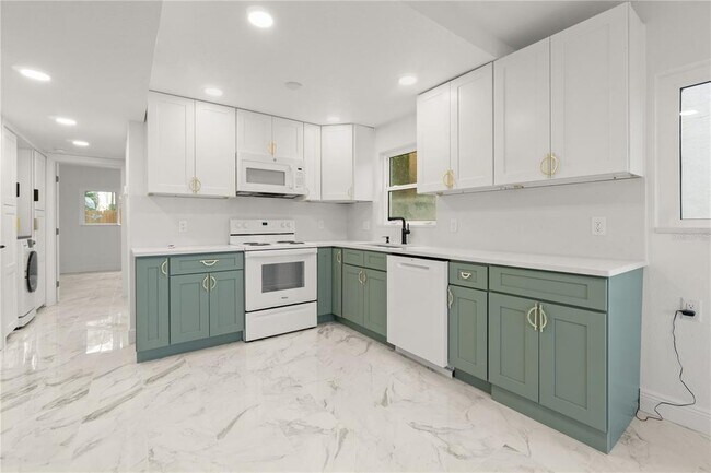 Building Photo - 3675 Gulf Blvd