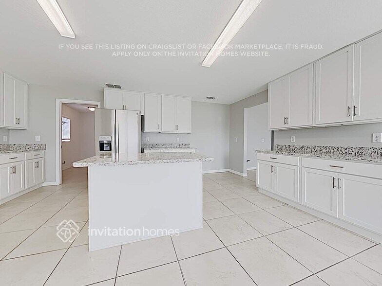 Building Photo - 3070 Sandstone Cir