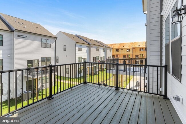 Building Photo - 385 Ensemble Wy