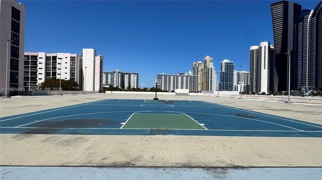 Building Photo - 17021 N Bay Rd