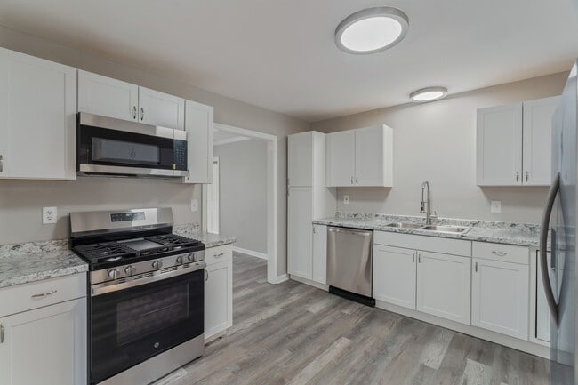 Building Photo - 2407 Webster Ct