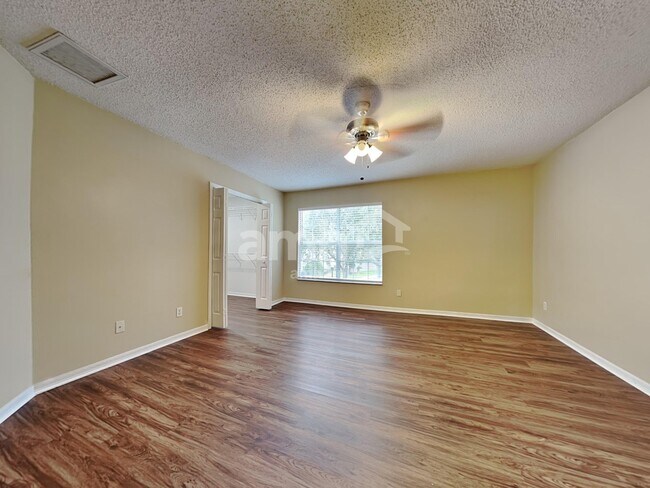 Building Photo - 17756 Oak Bridge St