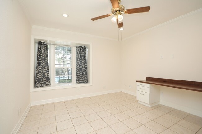 Building Photo - 7499 Brompton St