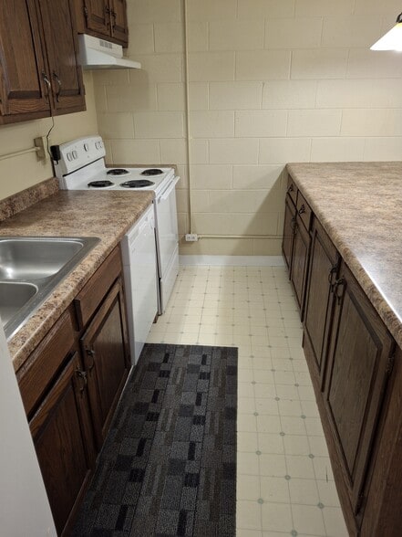 Building Photo - 1202 1st Ave