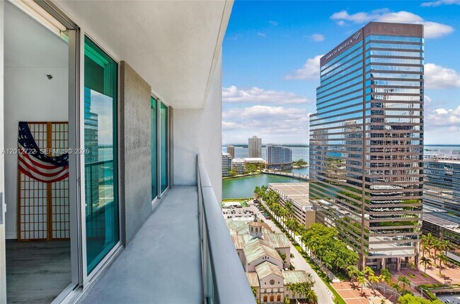 Building Photo - 500 Brickell Ave