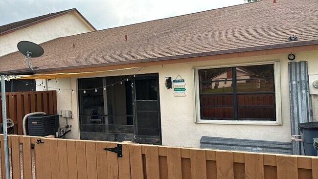 Building Photo - 1120 Parkside Green Dr