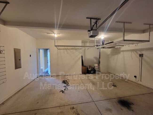 Building Photo - 841 Herrington Dr