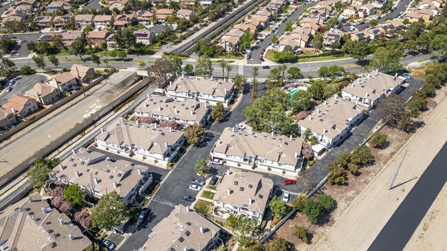 Building Photo - **7543 W Liberty Pkway #655 Fontana** Beau...