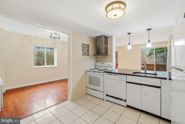 Building Photo - 7505 Democracy Blvd