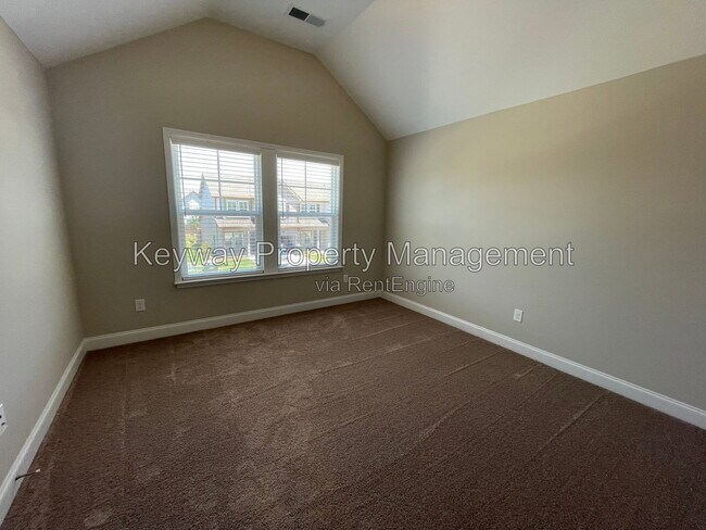 Building Photo - 706 Bronze Wy