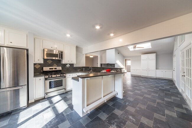 Building Photo - 3627 Tartan Ln