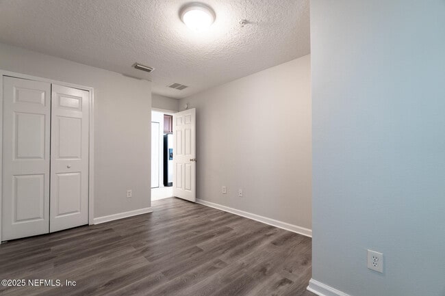 Building Photo - 7055 Deer Lodge Cir