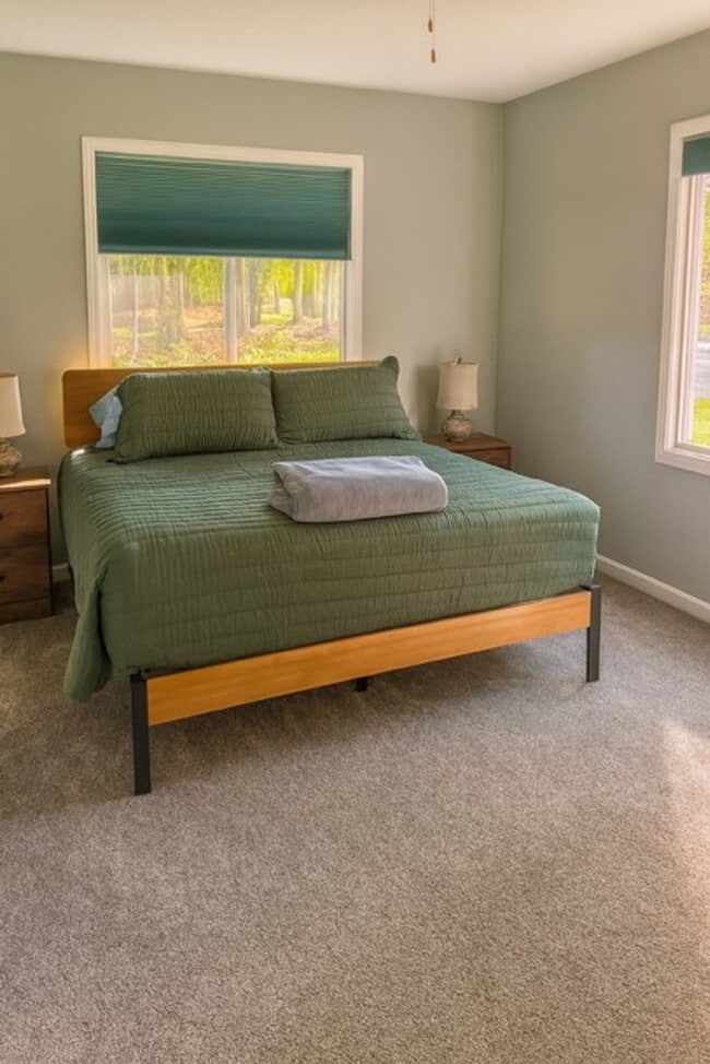 Building Photo - 1902 Greenwood Ave