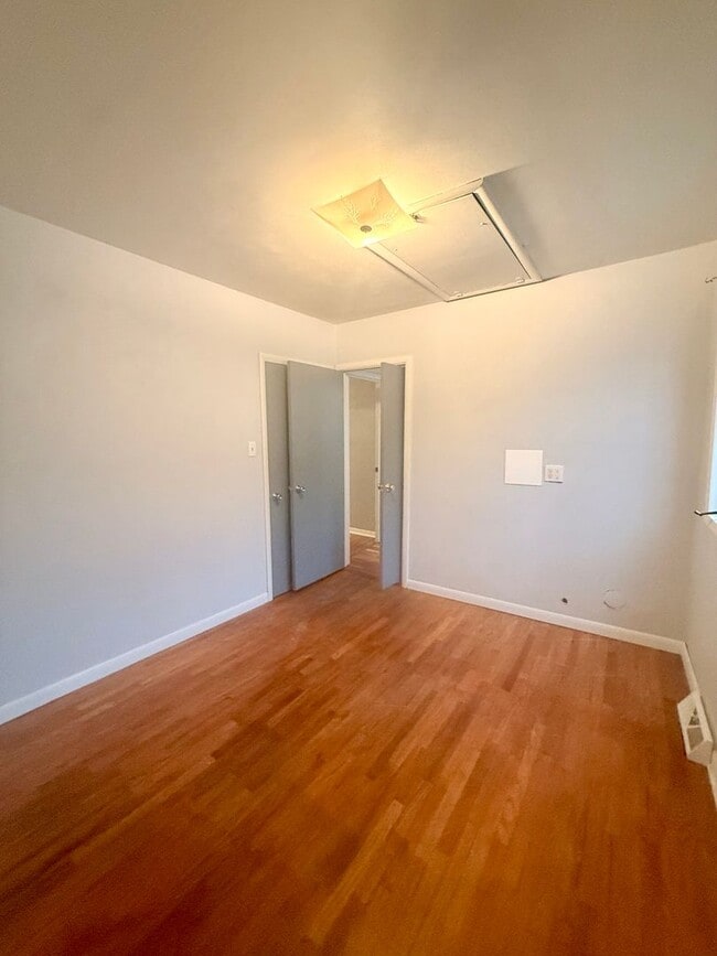 Building Photo - Loves Park 3 bedroom