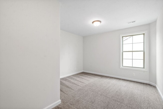 Building Photo - Dog Friendly Four Bedroom Near I24!