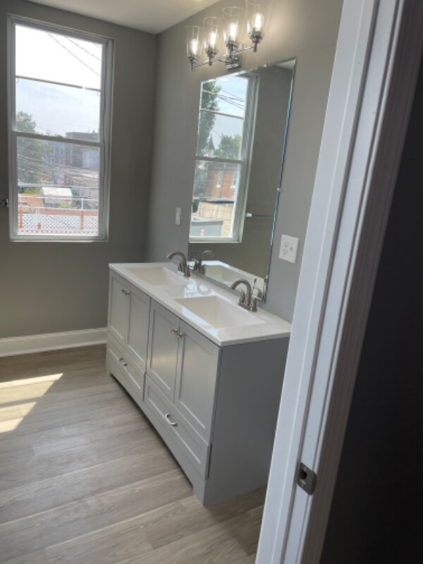 Building Photo - 3417 Chestnut Ave