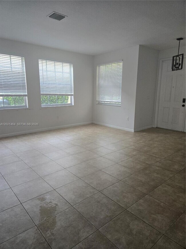 Building Photo - 2221 Sloane Pl