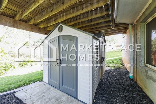 Building Photo - 10056 Meadowvista Ct