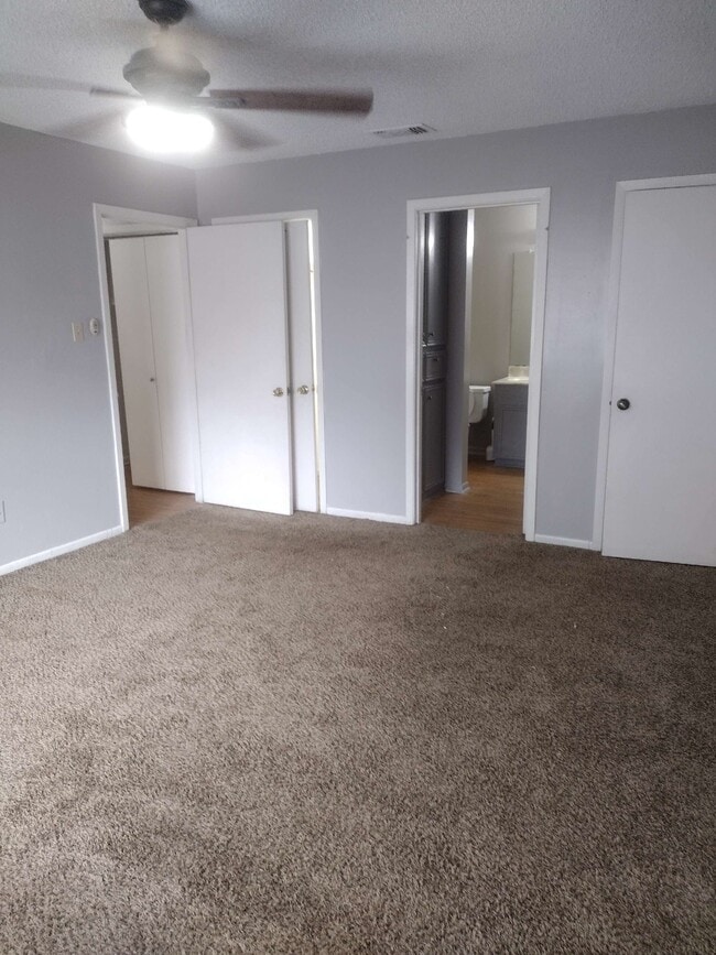 Building Photo - 525 Broad St