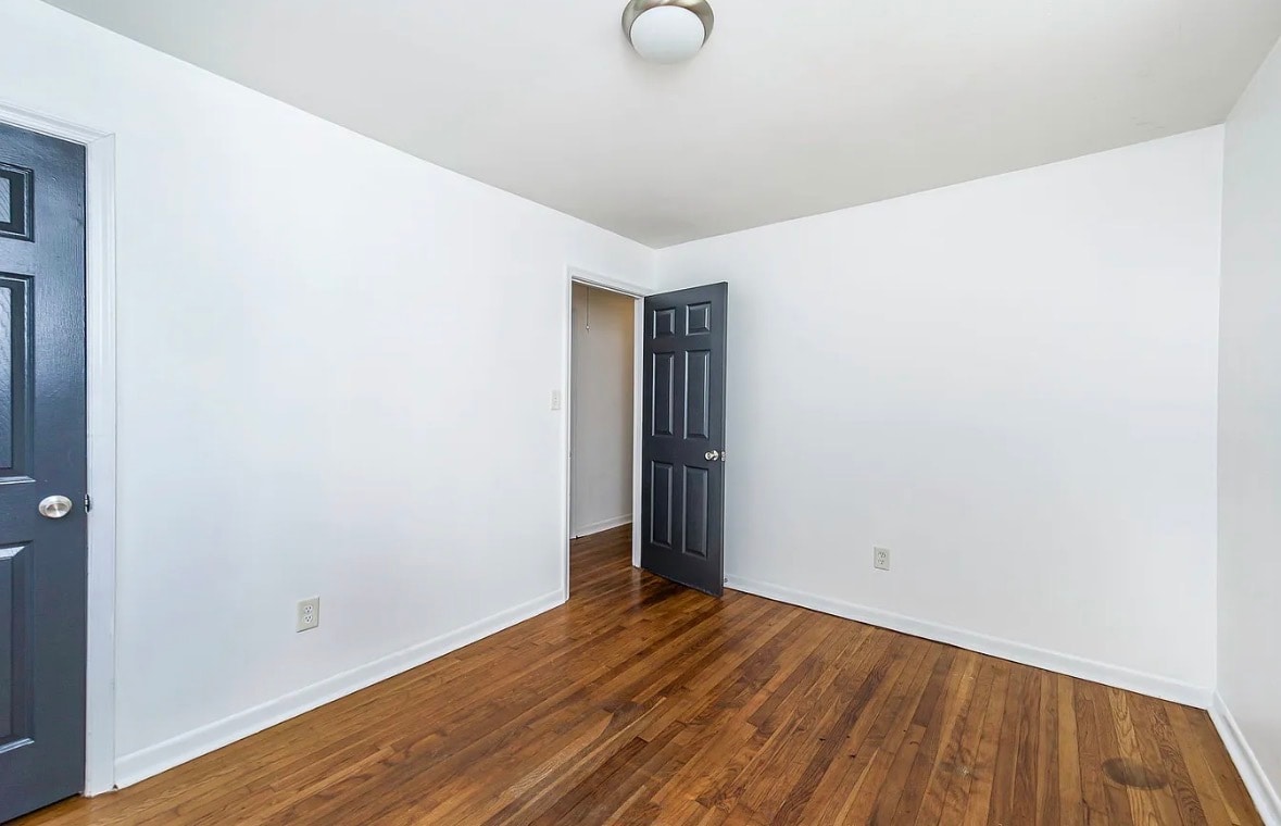 Building Photo - 1208 Louis Ln