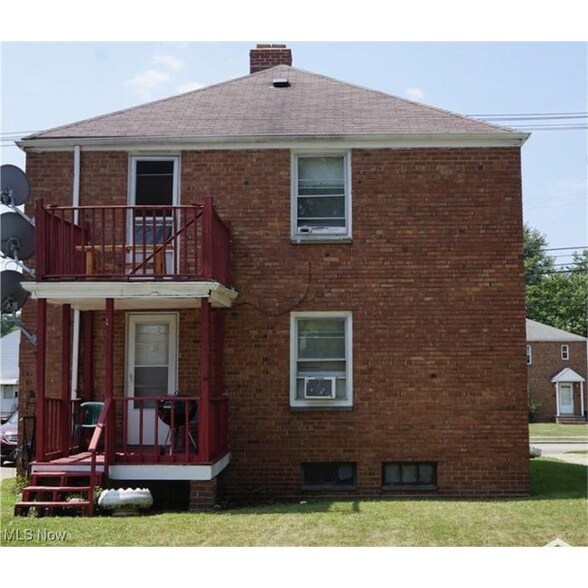 Building Photo - 521 E 222nd St